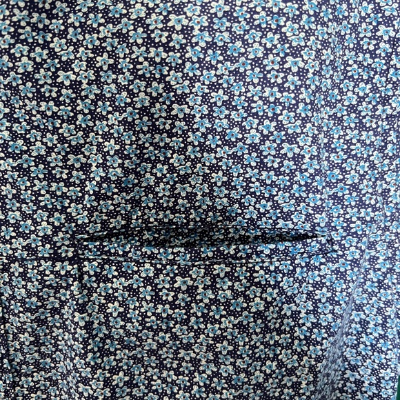 Sleek button down shirt for casual and nice events. - Picture 4 of 4